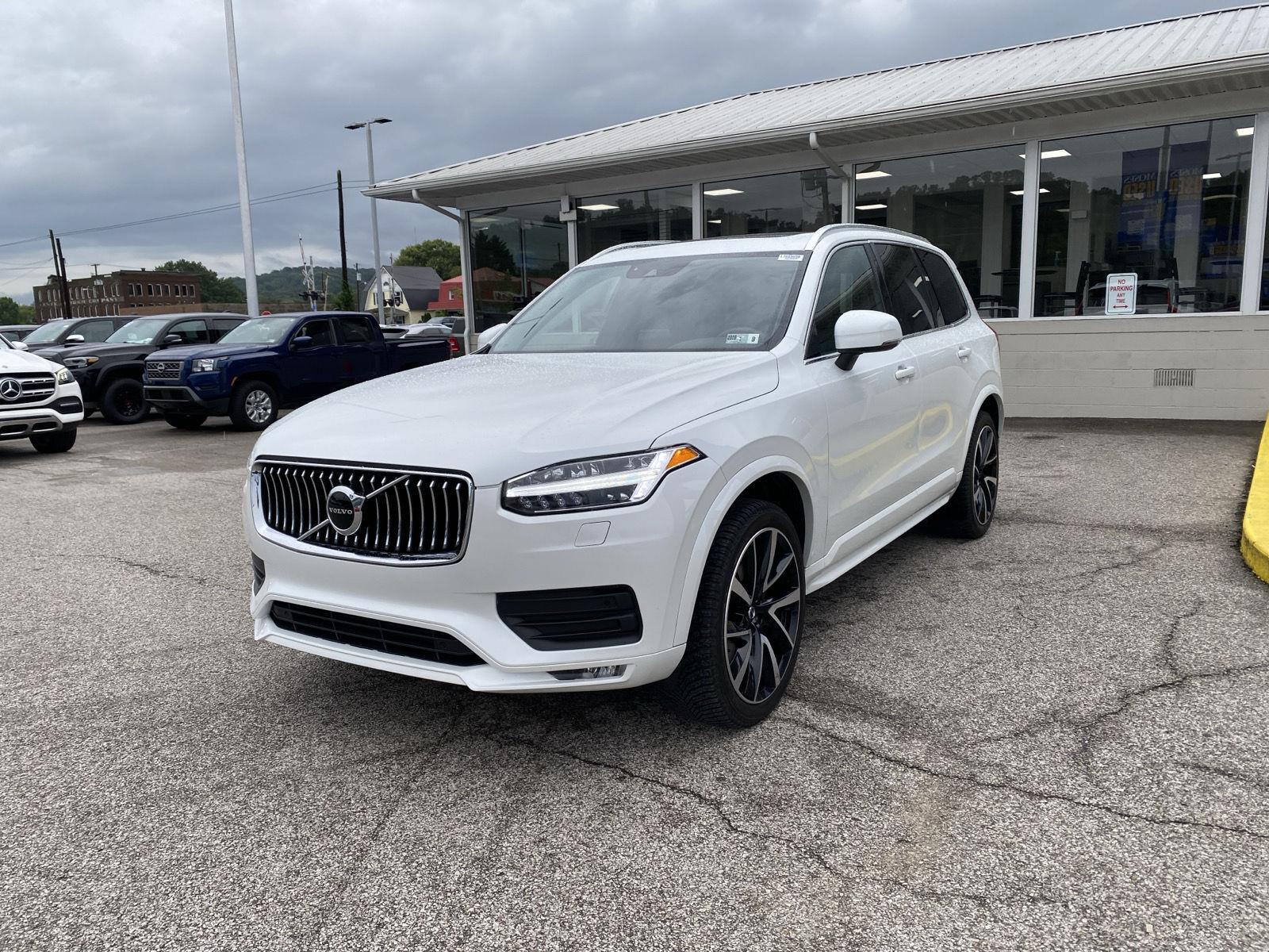 2021 Volvo XC90 T6 Momentum 7-Passenger AWD