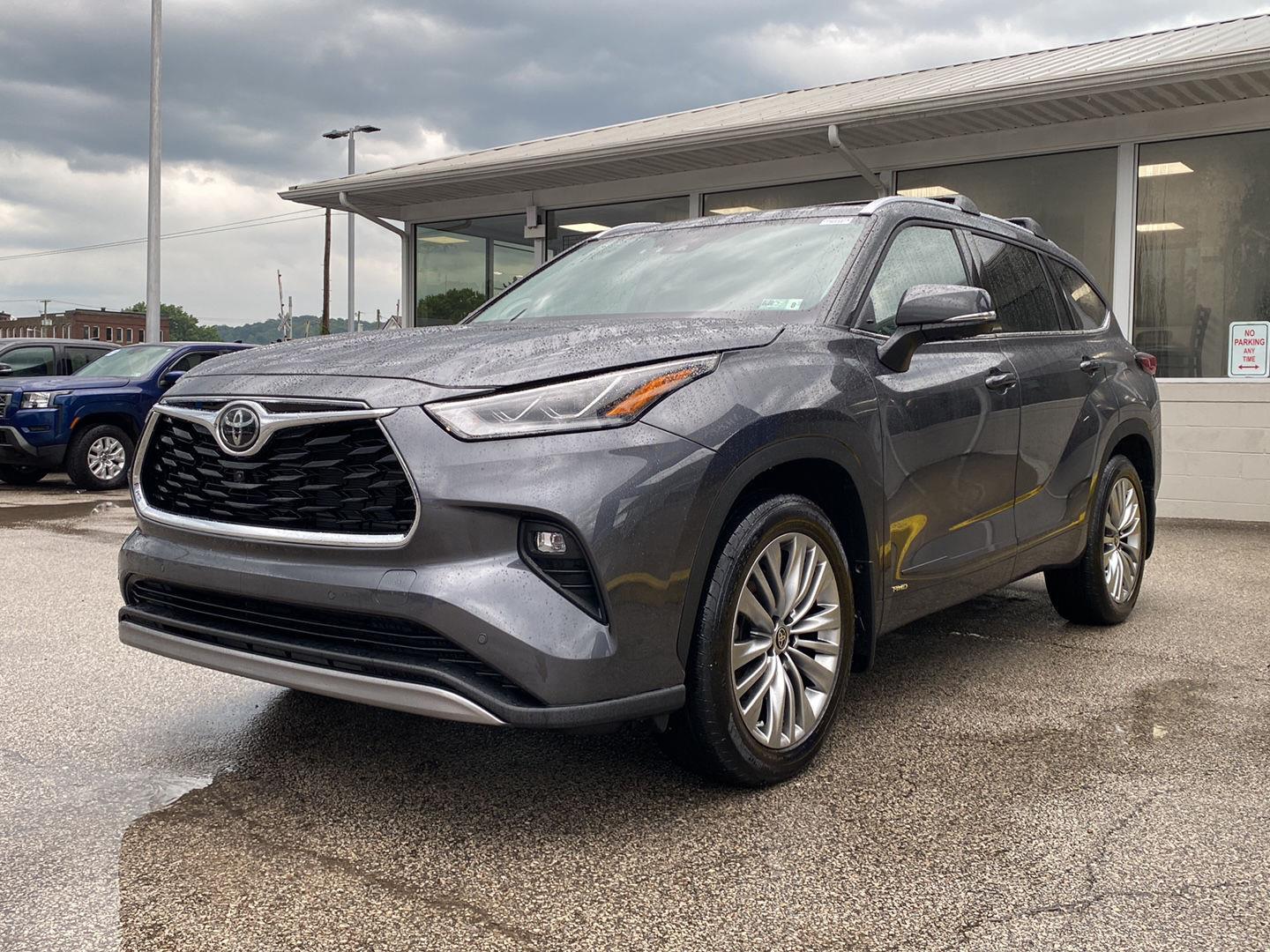 2025 Toyota Highlander Hybrid Platinum AWD