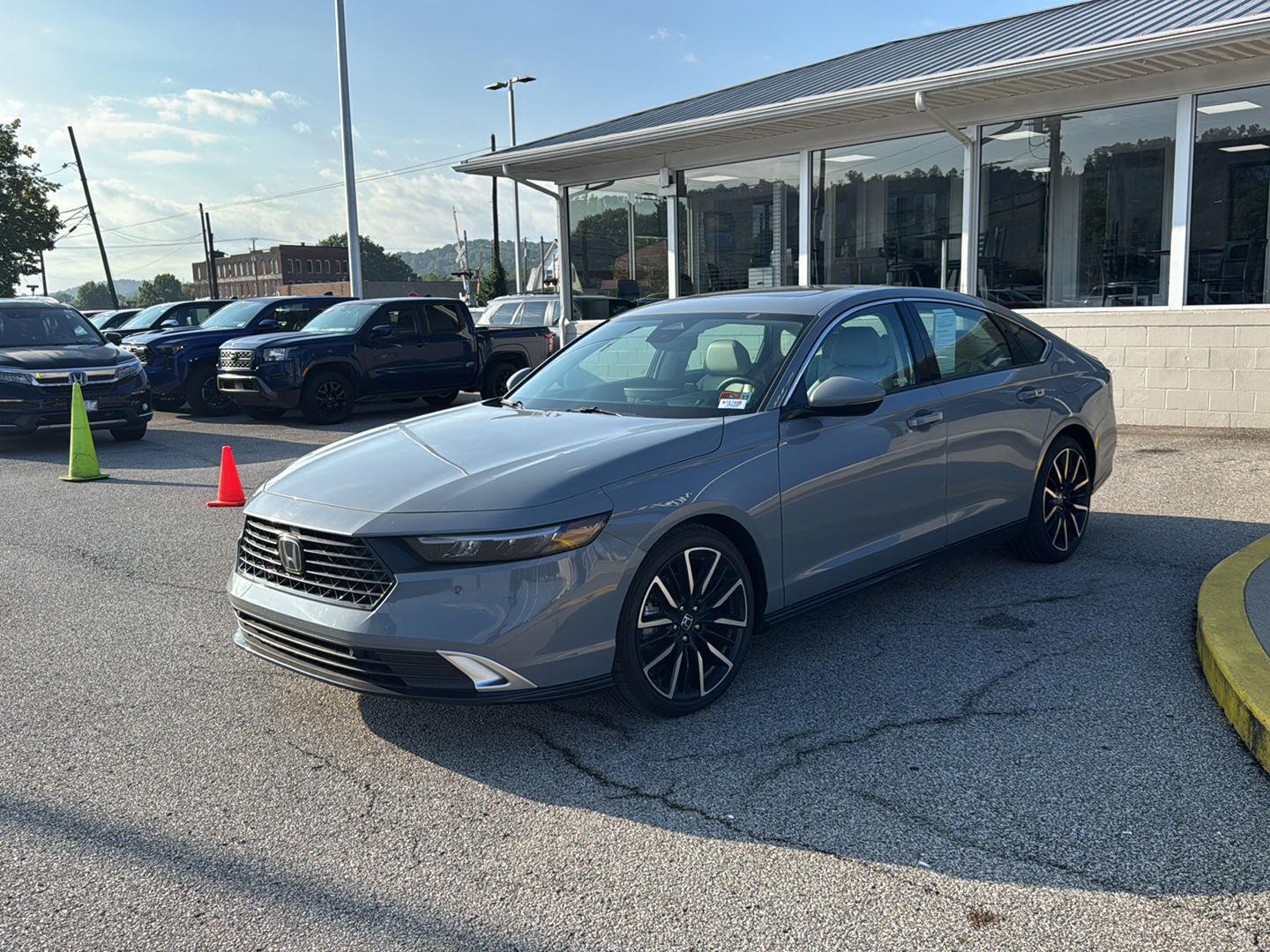 2025 Honda Accord Hybrid Touring FWD