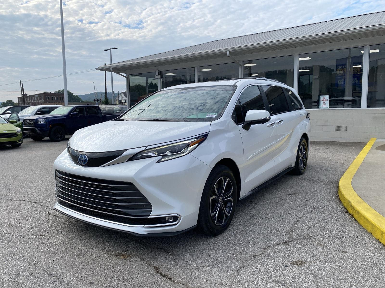 2025 Toyota Sienna Platinum 7-Passenger AWD