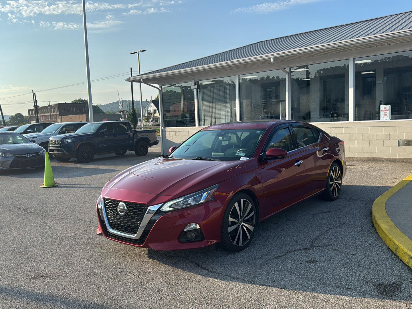 Red (Scarlet Ember Tintcoat) 2019 Nissan Altima Sedan Front-Wheel Drive Continuously Variable Transmission