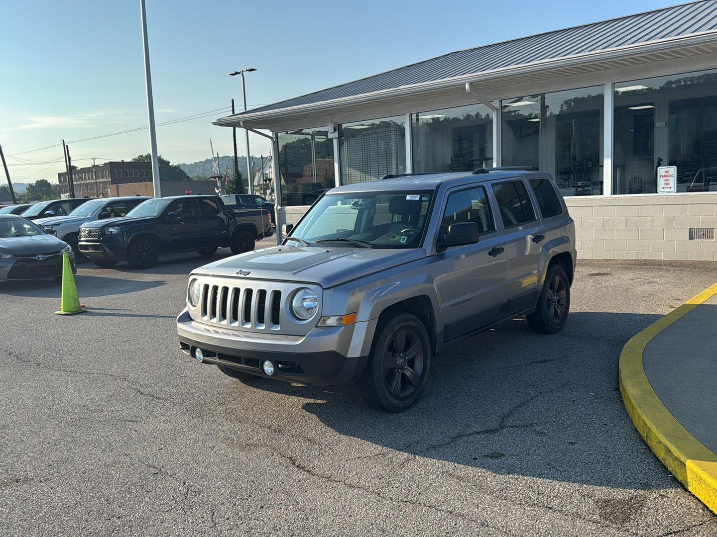 Billet Silver Metallic Clearcoat 2017 Jeep Patriot SUV / Crossover Four-Wheel Drive 6-Speed Automatic