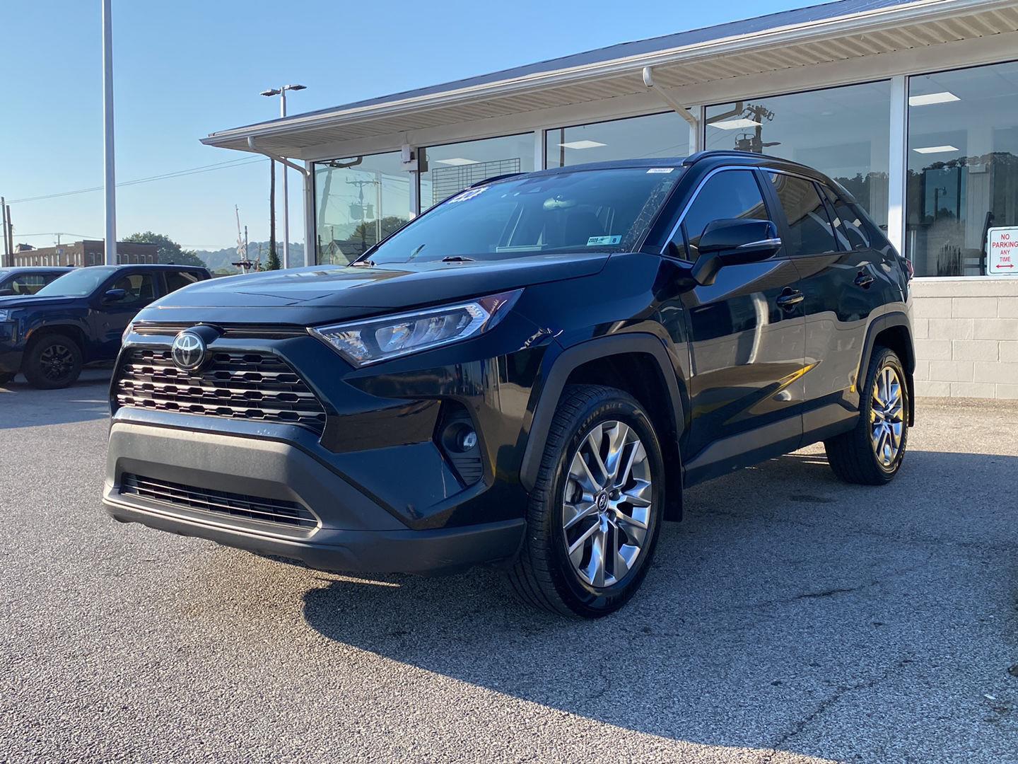 2020 Toyota RAV4 Negro (Midnight Black Metallic) SUV/Crossover Tracción en las cuatro ruedas 8 velocidades Automática