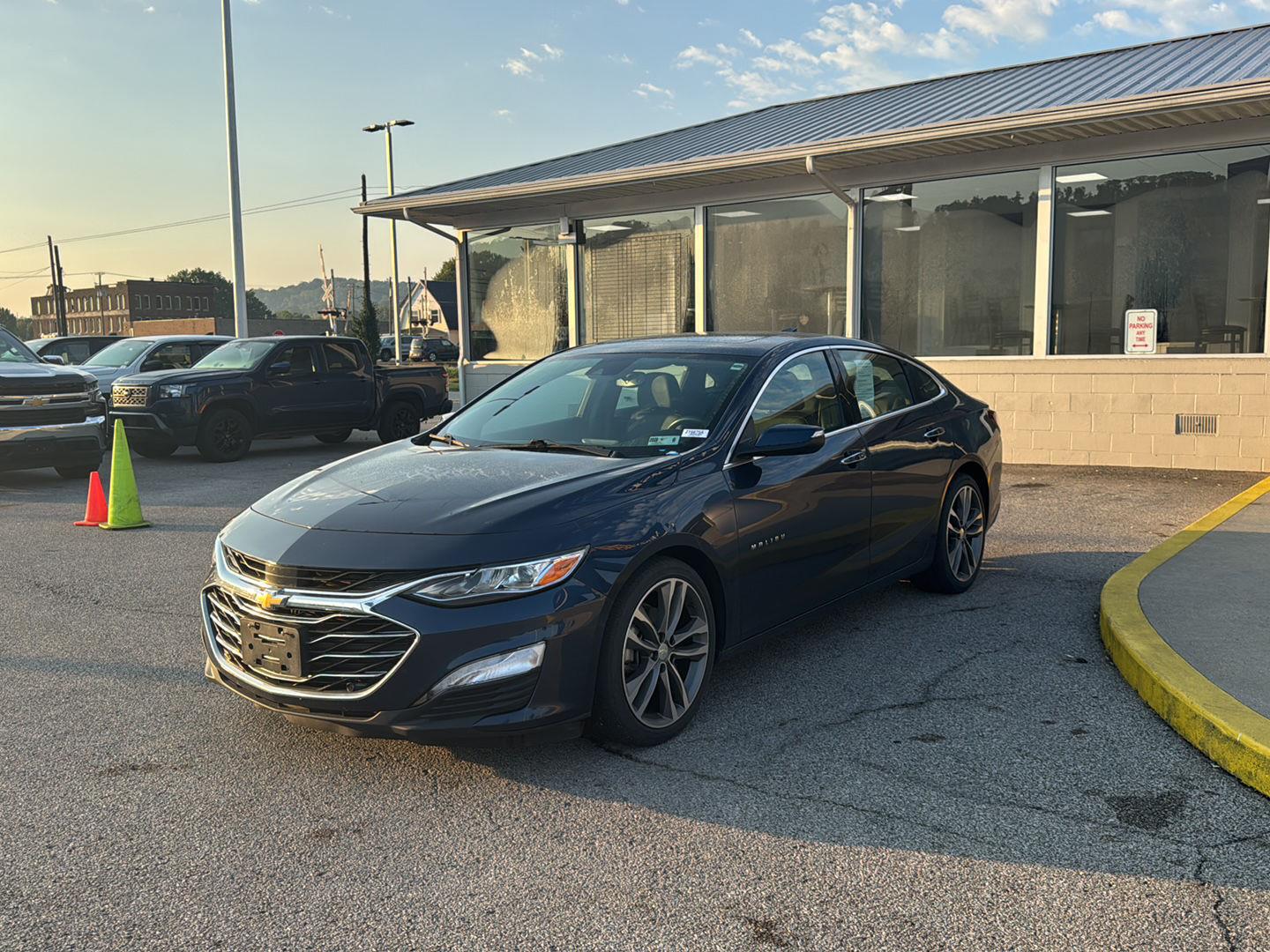 Northsky Blue Metallic 2020 Chevrolet Malibu Sedan Front-Wheel Drive 9-Speed Automatic