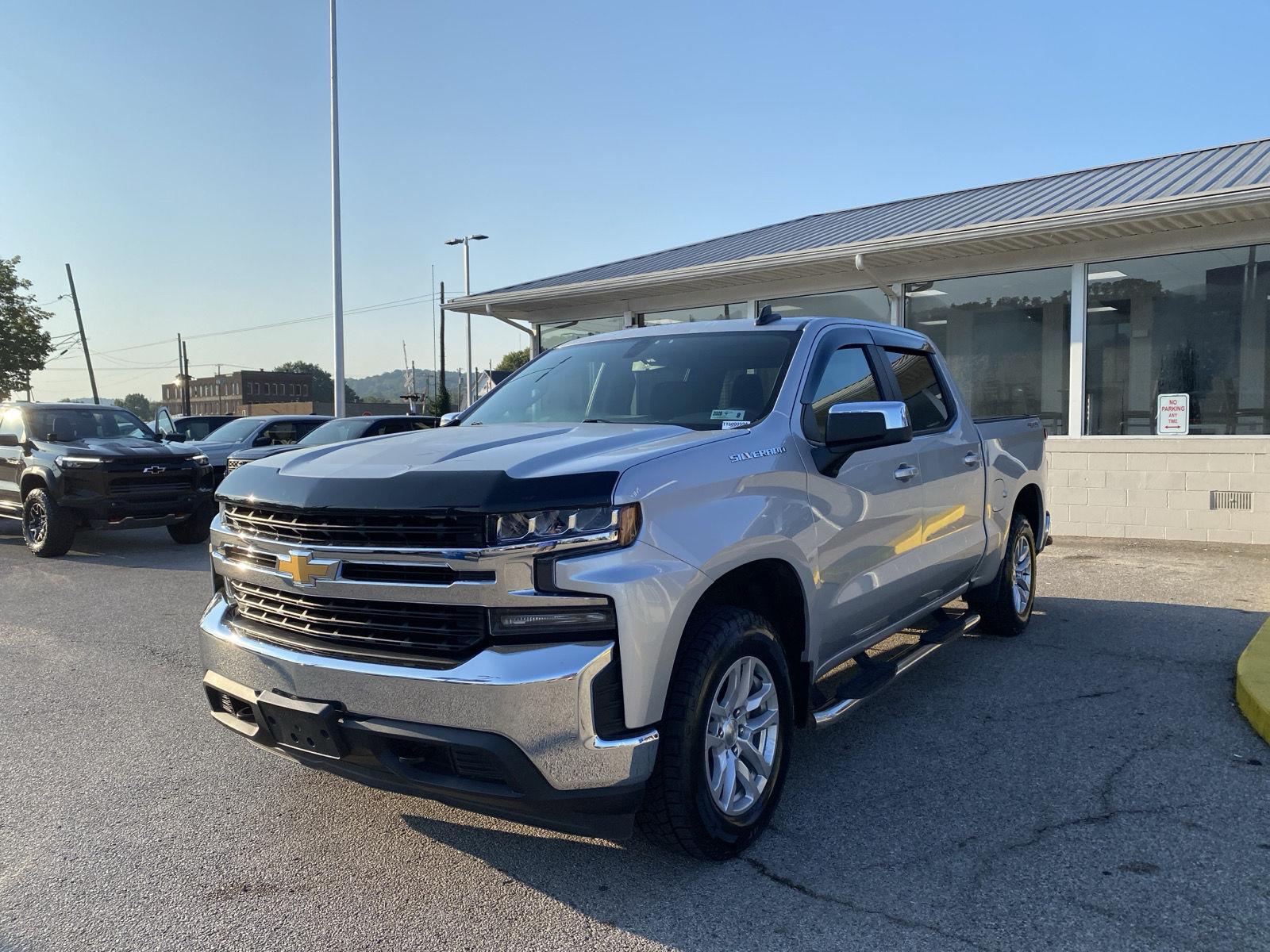 Silver Ice Metallic 2019 Chevrolet Silverado 1500 Pickup Truck Four-Wheel Drive 8-Speed Automatic
