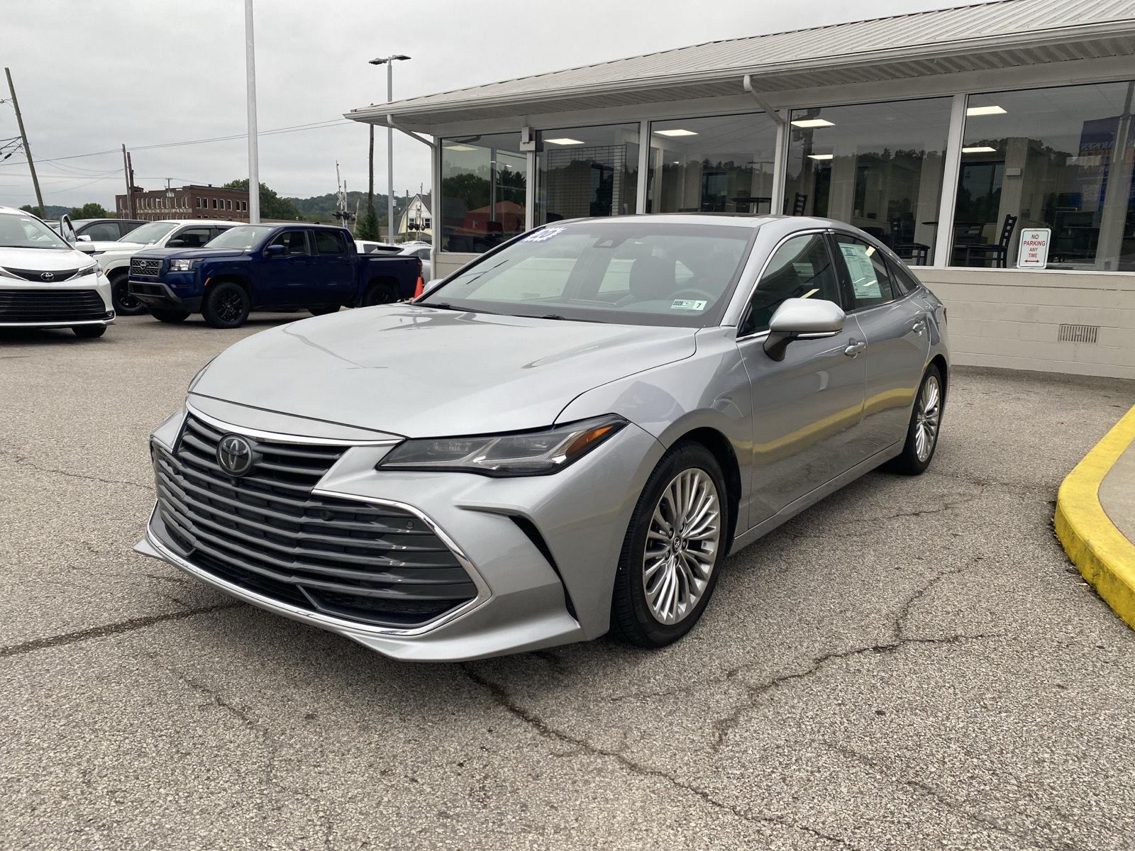 Celestial Silver Metallic 2020 Toyota Avalon Sedan Front-Wheel Drive 8-Speed Automatic