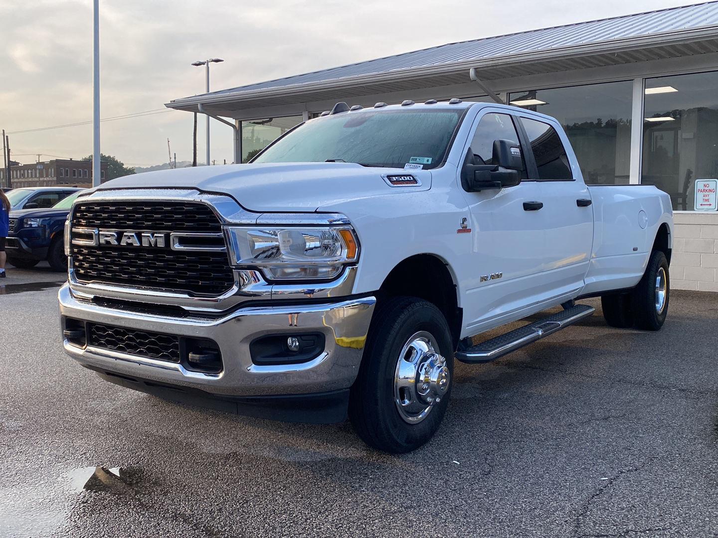 Bright White Clearcoat 2023 RAM 3500 Pickup Truck Four-Wheel Drive 6-Speed Automatic