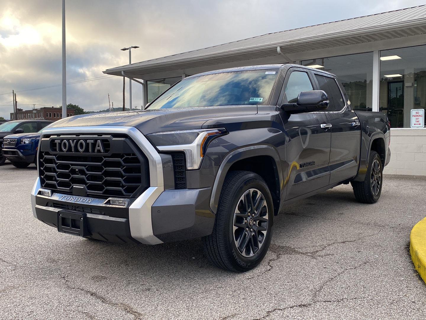 2025 Toyota Tundra Limited CrewMax Cab 4WD