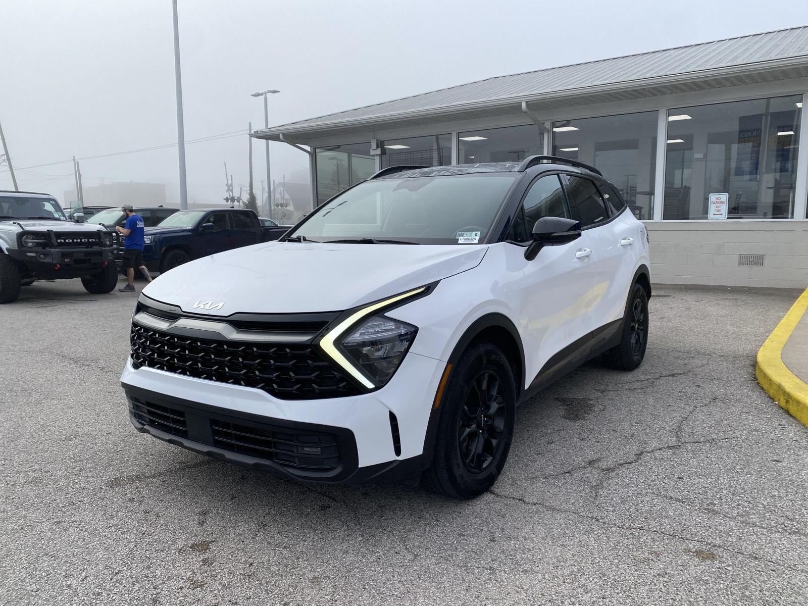 Glacial White Pearl/Ebony Black Roof 2023 Kia Sportage SUV / Crossover All-Wheel Drive Automatic