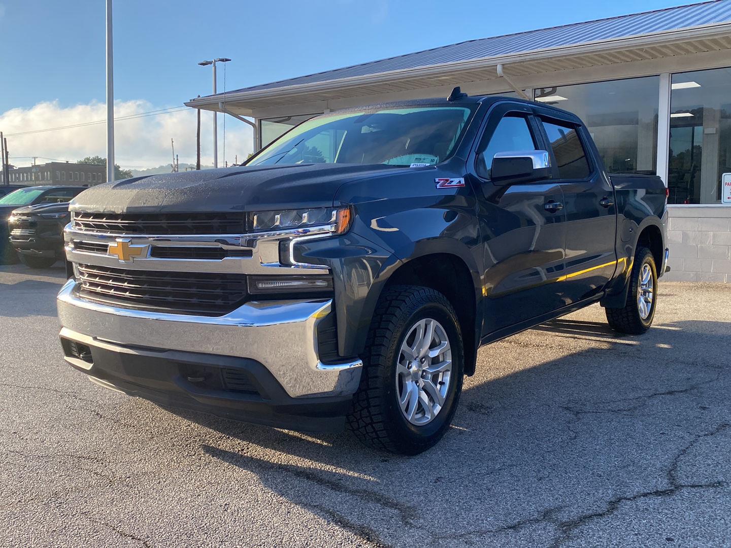 Shadow Gray Metallic 2021 Chevrolet Silverado 1500 Pickup Truck Four-Wheel Drive 8-Speed Automatic