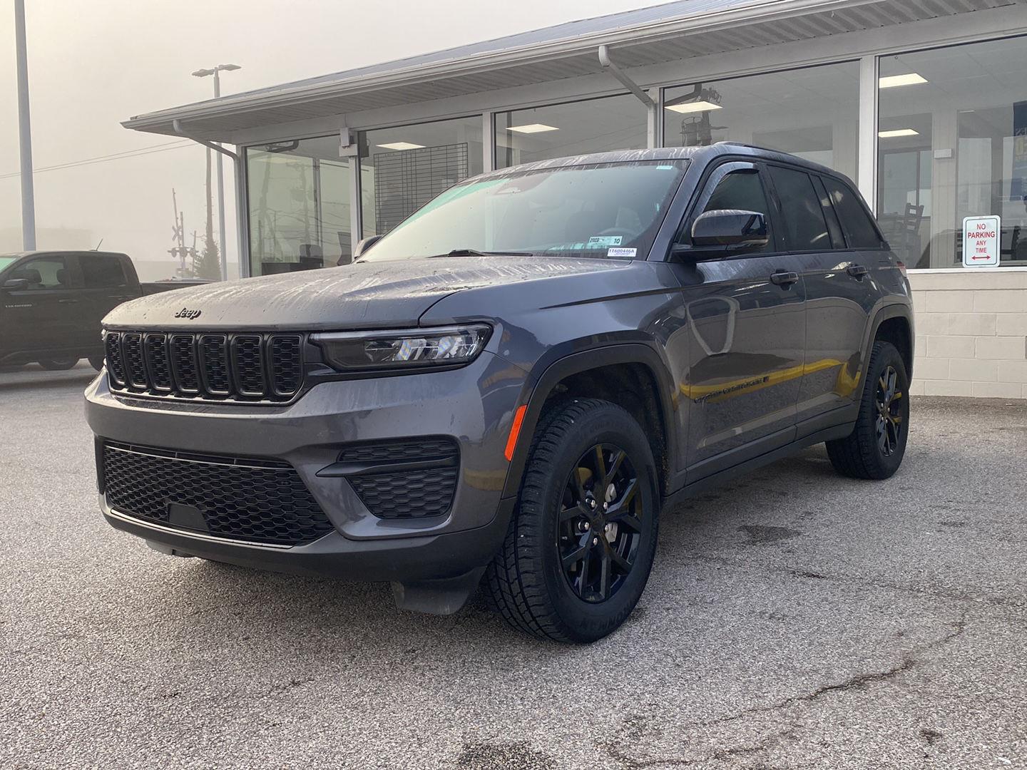 Baltic Gray Metallic Clearcoat 2024 Jeep Grand Cherokee SUV / Crossover Four-Wheel Drive 8-Speed Automatic