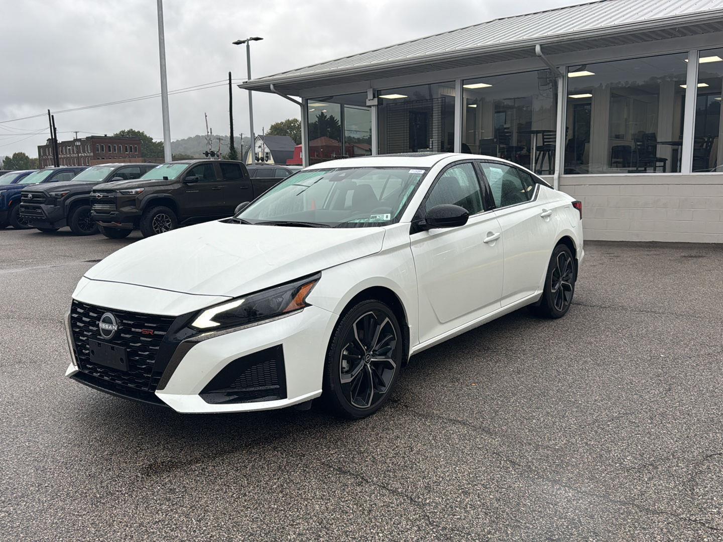 Pearl White TriCoat 2025 Nissan Altima Sedan All-Wheel Drive Continuously Variable Transmission