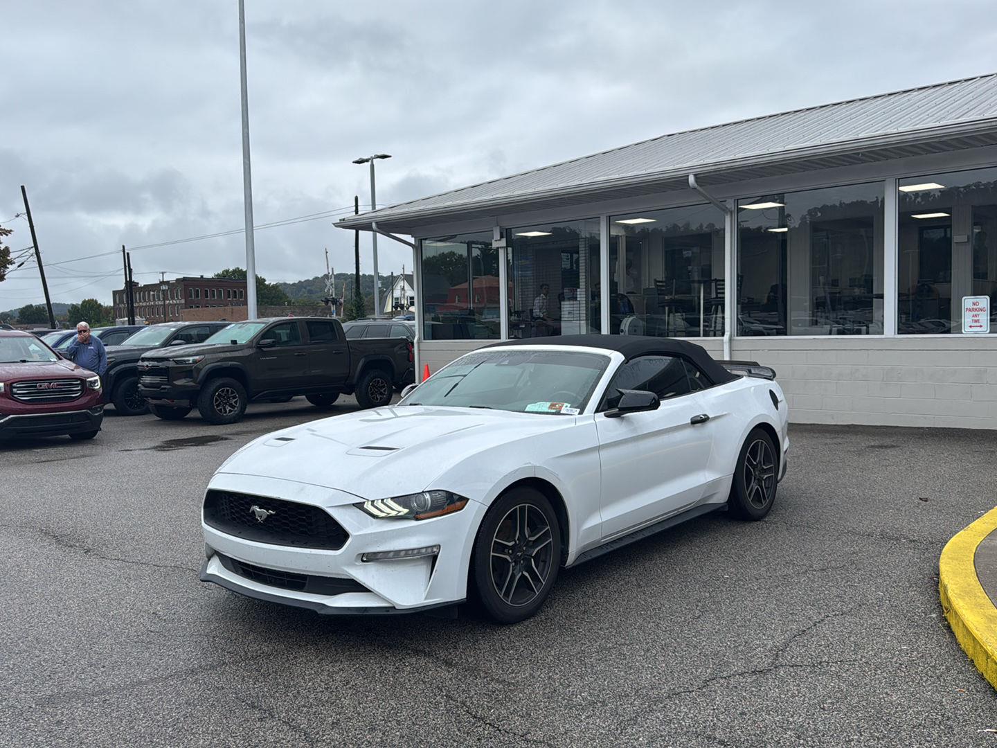 Oxford White 2023 Ford Mustang Convertible Rear-Wheel Drive Automatic