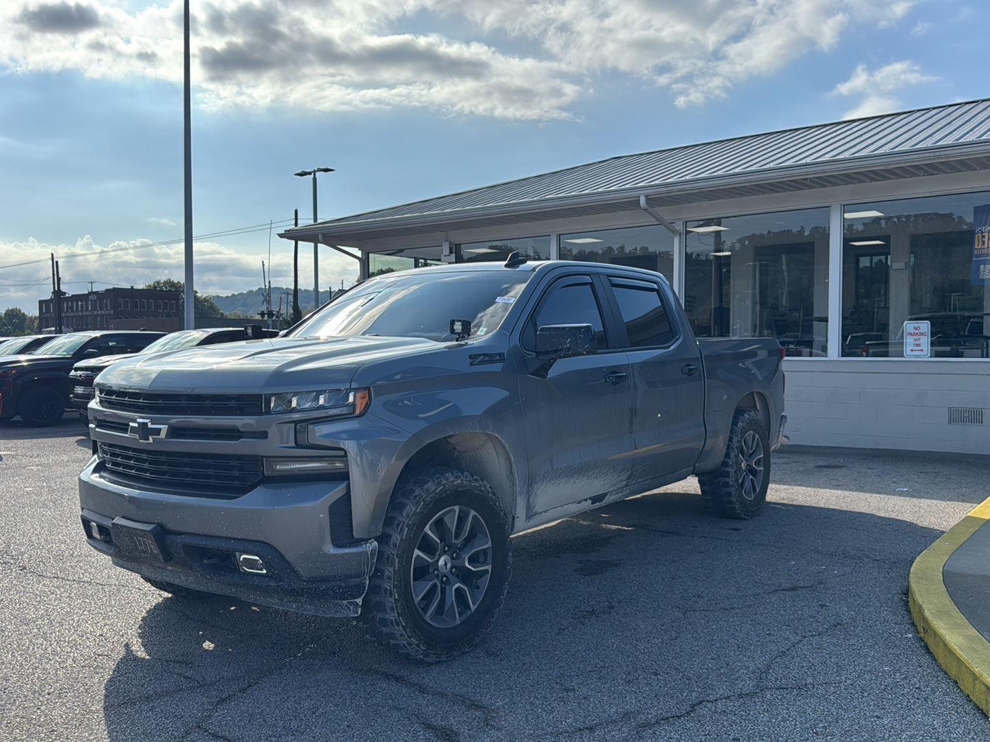 Silver Ice Metallic 2019 Chevrolet Silverado 1500 Pickup Truck Four-Wheel Drive 8-Speed Automatic