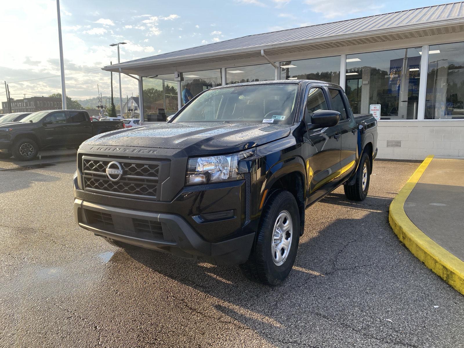 Super Black 2024 Nissan Frontier Pickup Truck Four-Wheel Drive Automatic
