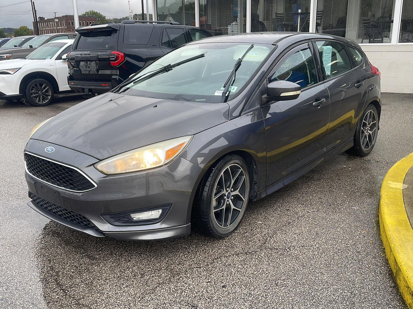 Gray (Magnetic) 2015 Ford Focus Hatchback Front-Wheel Drive 6-Speed Automatic