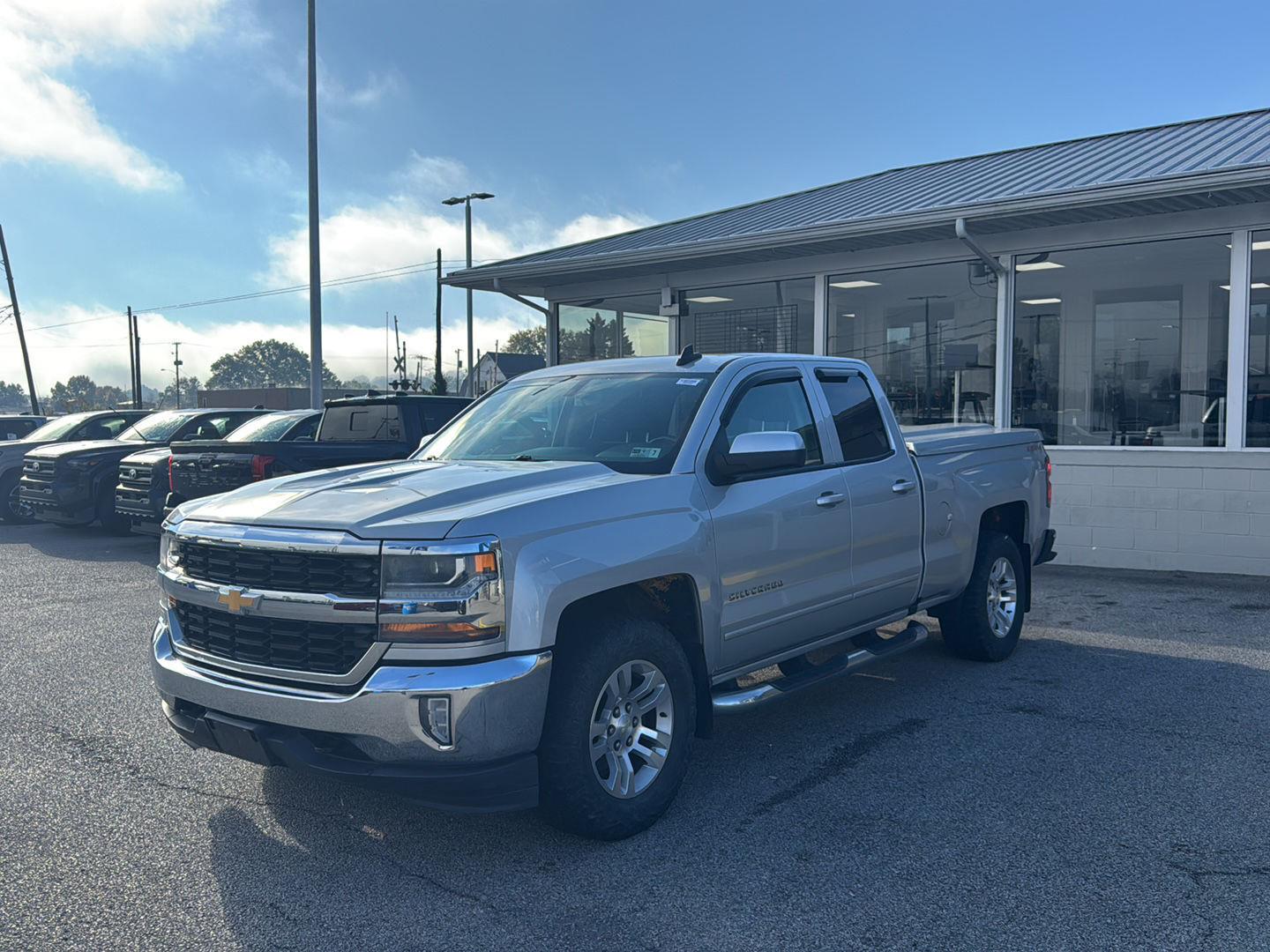 Silver Ice Metallic 2016 Chevrolet Silverado 1500 Pickup Truck Four-Wheel Drive 6-Speed Automatic