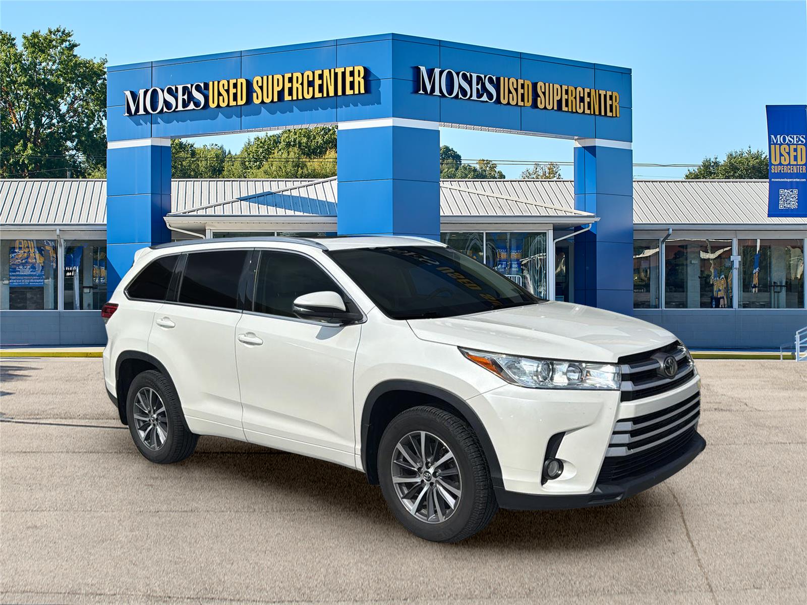 White (Blizzard Pearl) 2018 Toyota Highlander SUV / Crossover All-Wheel Drive 8-Speed Automatic