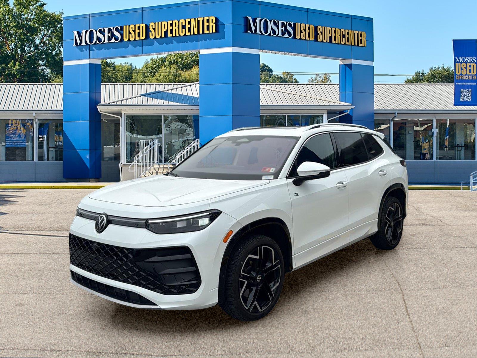Opal White Pearl 2025 Volkswagen Tiguan SUV / Crossover All-Wheel Drive Automatic
