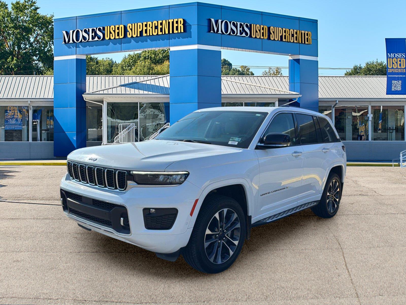 Bright White Clearcoat 2023 Jeep Grand Cherokee SUV / Crossover Four-Wheel Drive 8-Speed Automatic