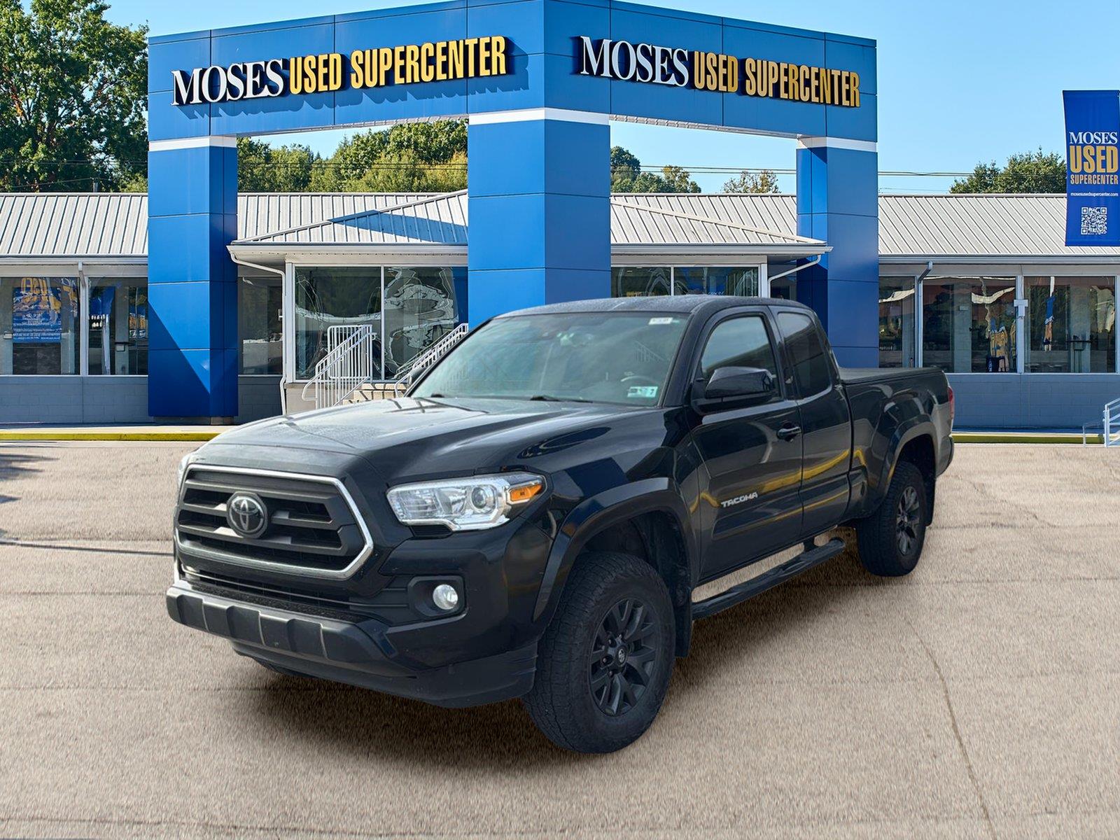 Midnight Black Metallic 2022 Toyota Tacoma Pickup Truck Four-Wheel Drive Automatic