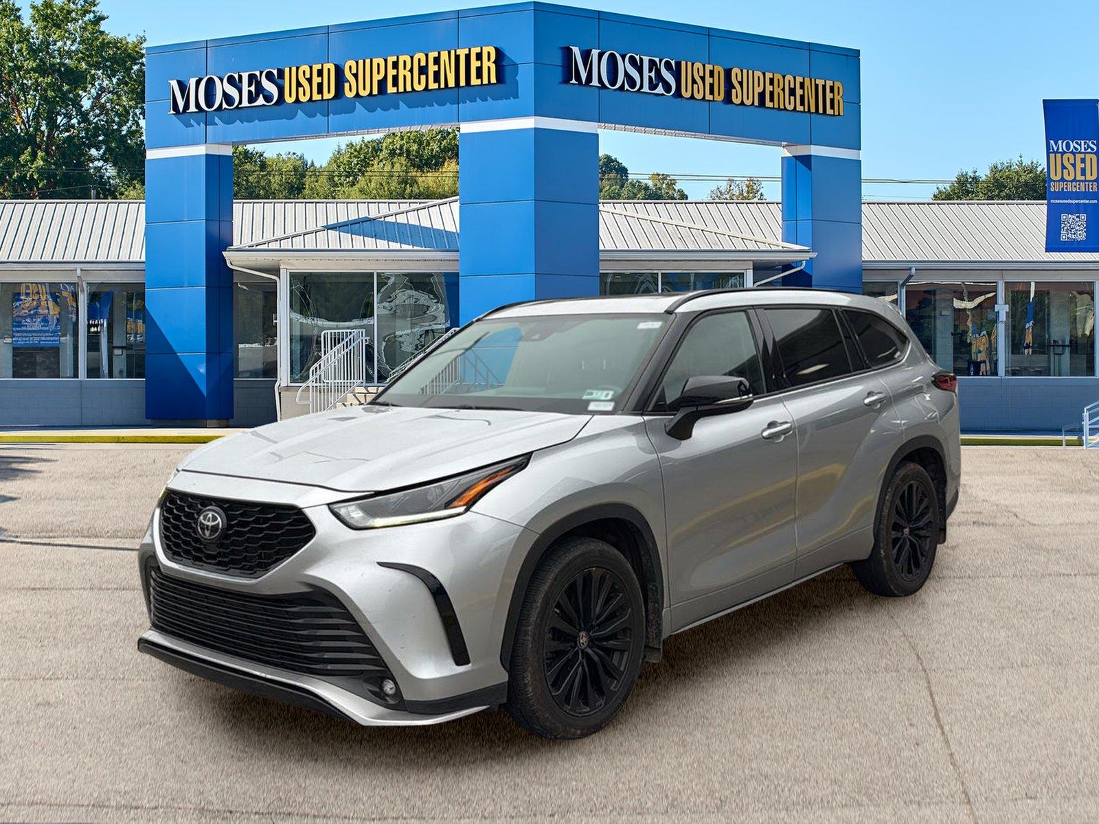 Celestial Silver Metallic 2023 Toyota Highlander SUV / Crossover All-Wheel Drive Automatic