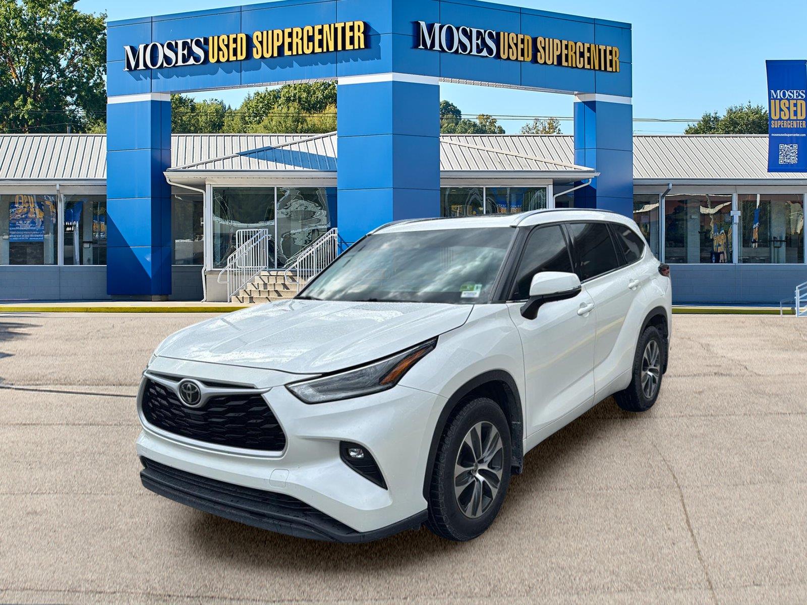 White (Blizzard Pearl) 2021 Toyota Highlander SUV / Crossover All-Wheel Drive 8-Speed Automatic