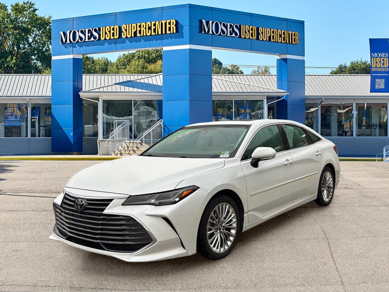 White (Wind Chill Pearl) 2019 Toyota Avalon Sedan Front-Wheel Drive Automatic