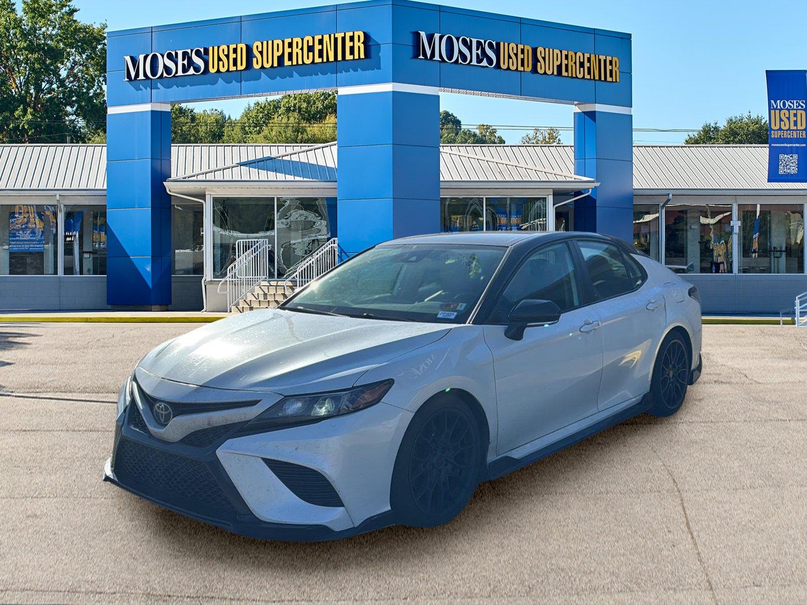 Wind Chill Pearl w/Midnight Black Metallic Roof 2021 Toyota Camry Sedan Front-Wheel Drive 