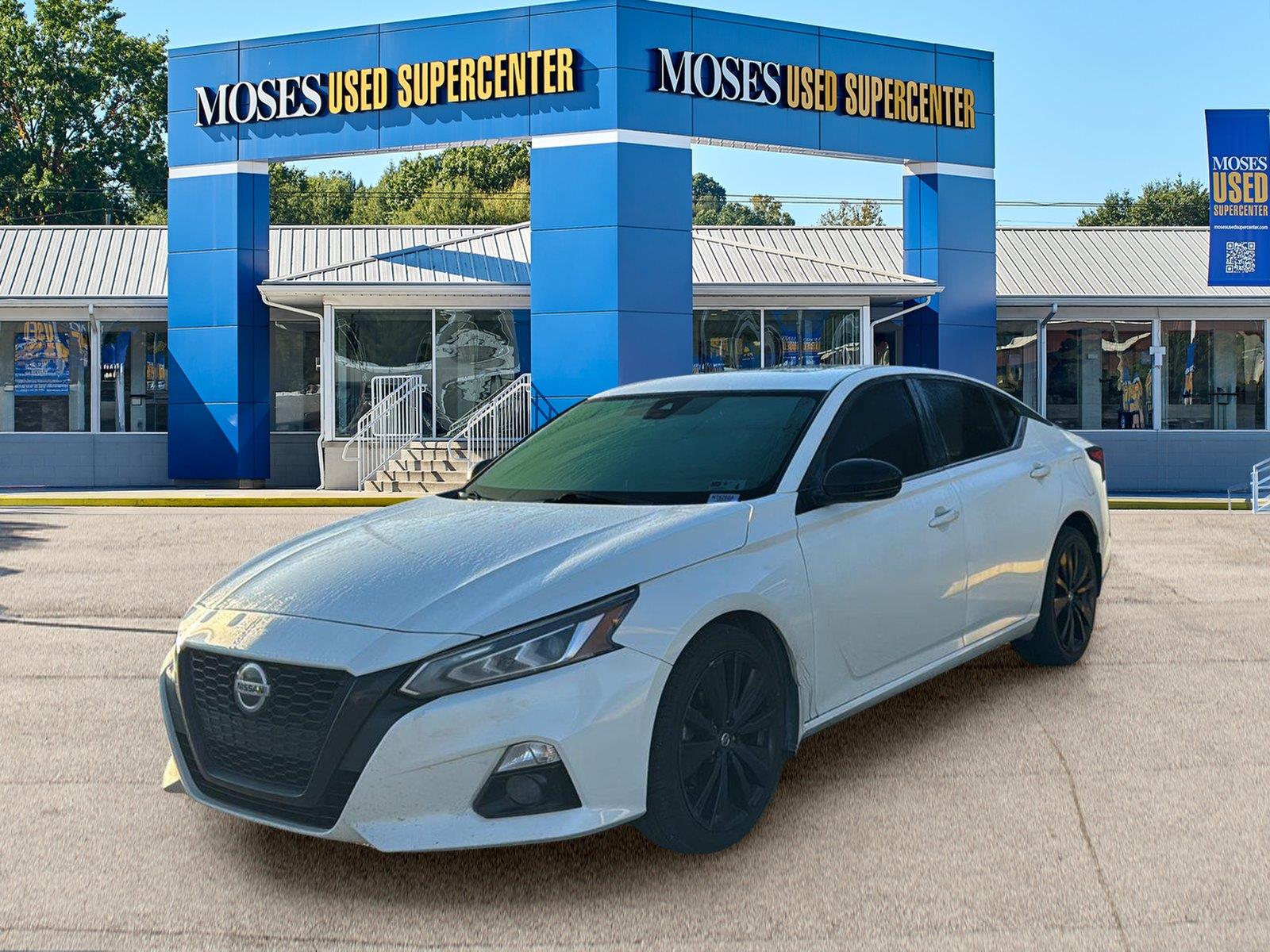 QAB/_WHIT 2022 Nissan Altima Sedan All-Wheel Drive