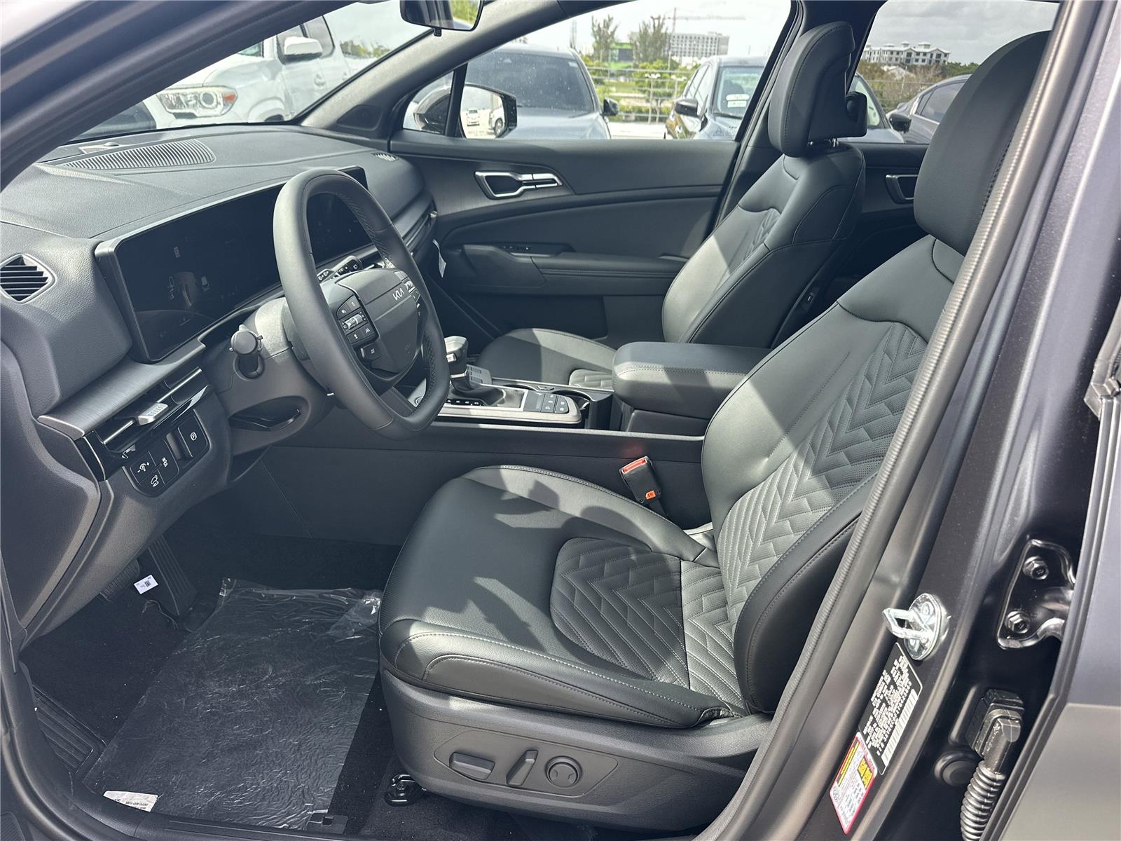 View vehicle photo 7