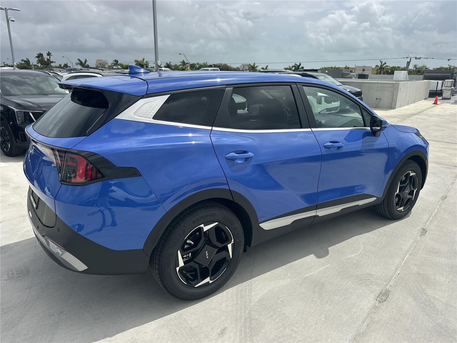 View vehicle photo 4