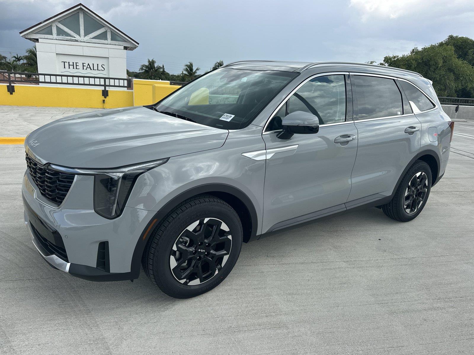 Wolf Gray 2026 Kia Sorento SUV / Crossover Front-Wheel Drive 8-Speed Automatic