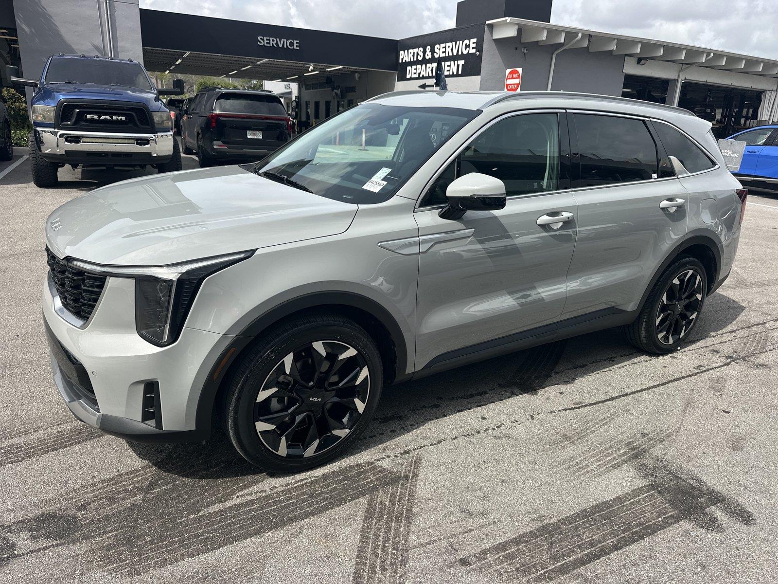Wolf Gray 2025 Kia Sorento SUV / Crossover Front-Wheel Drive 8-Speed Automatic