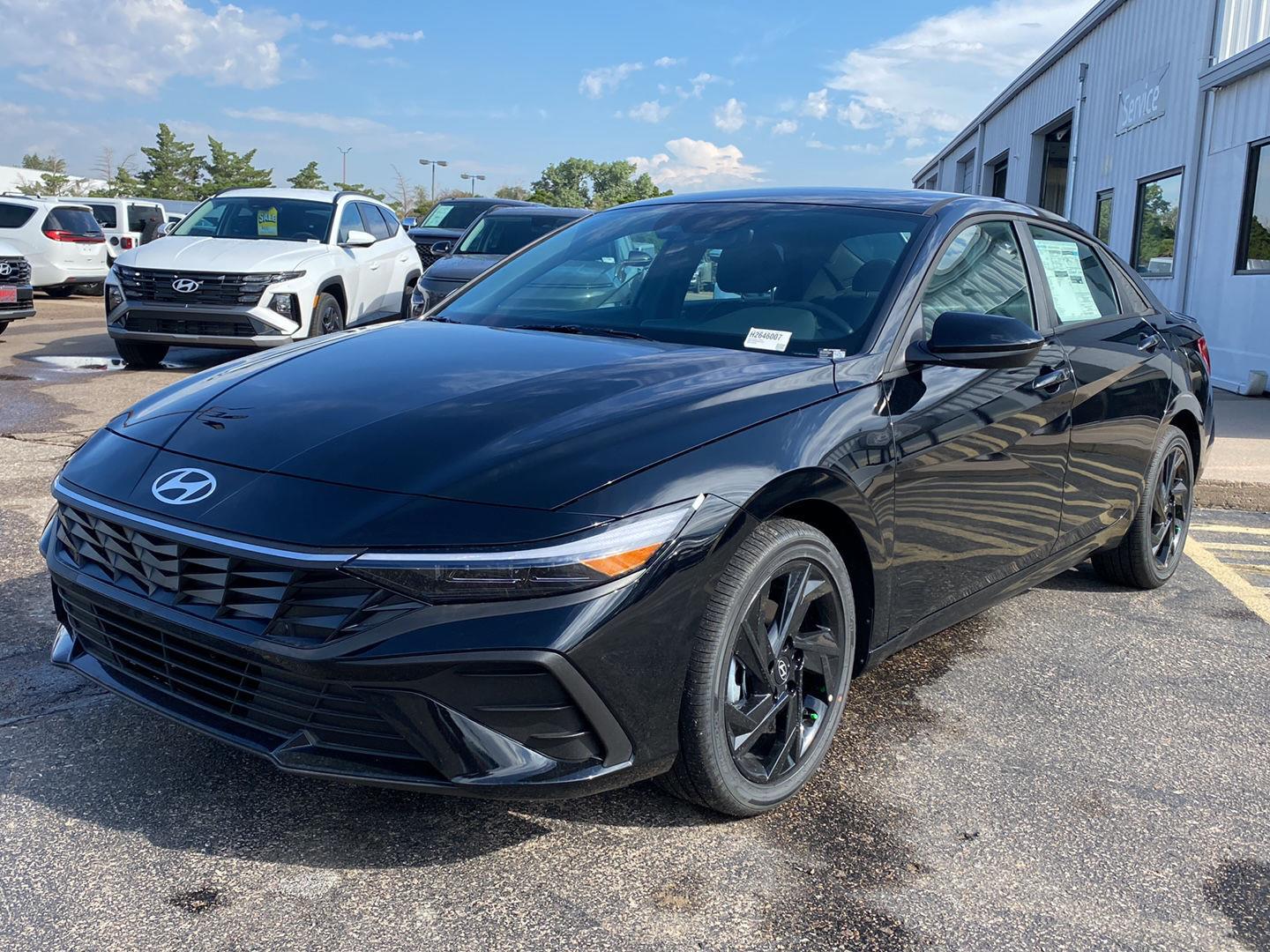 Abyss Black 2026 Hyundai Elantra Sedan Front-Wheel Drive Continuously Variable Transmission