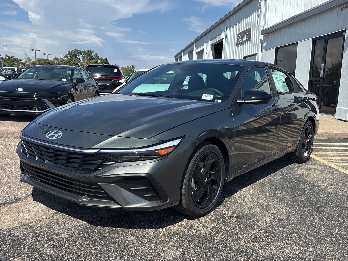 Amazon Gray 2026 Hyundai Elantra Sedan Front-Wheel Drive Continuously Variable Transmission