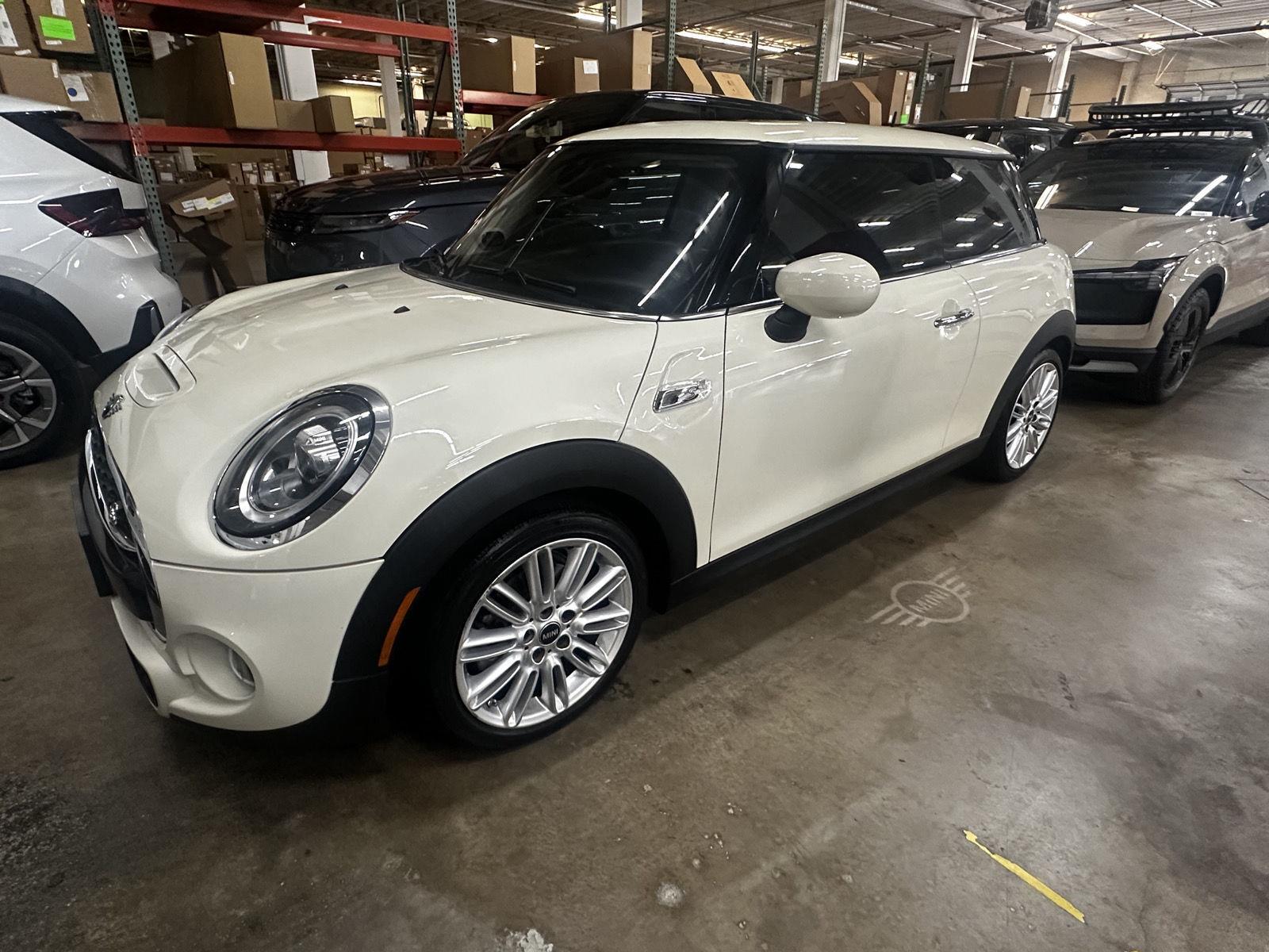 Pepper White 2020 MINI Cooper Hatchback Front-Wheel Drive Automatic