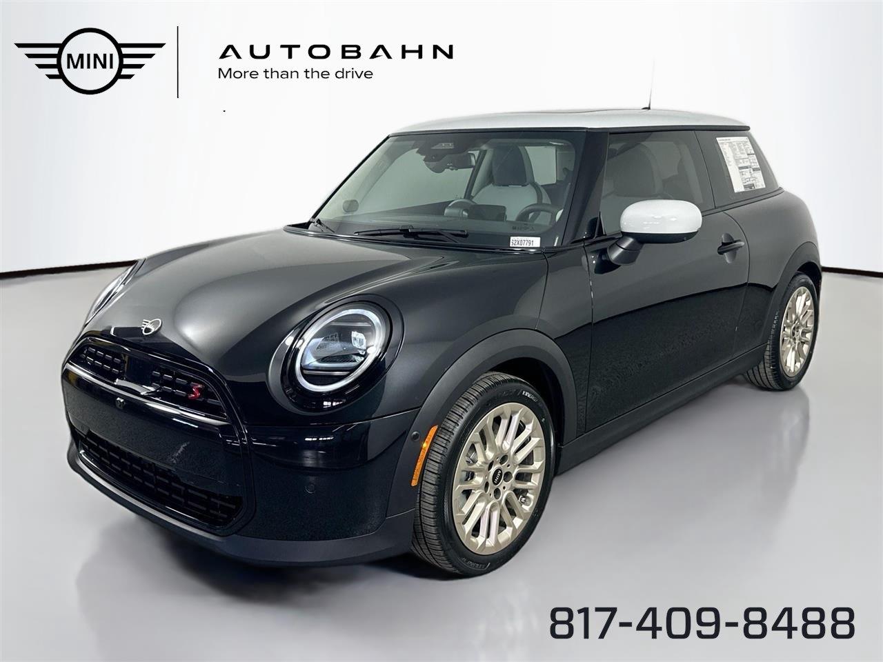 Midnight Black II Metallic 2025 MINI Cooper Hatchback Front-Wheel Drive 7-Speed Dual Clutch