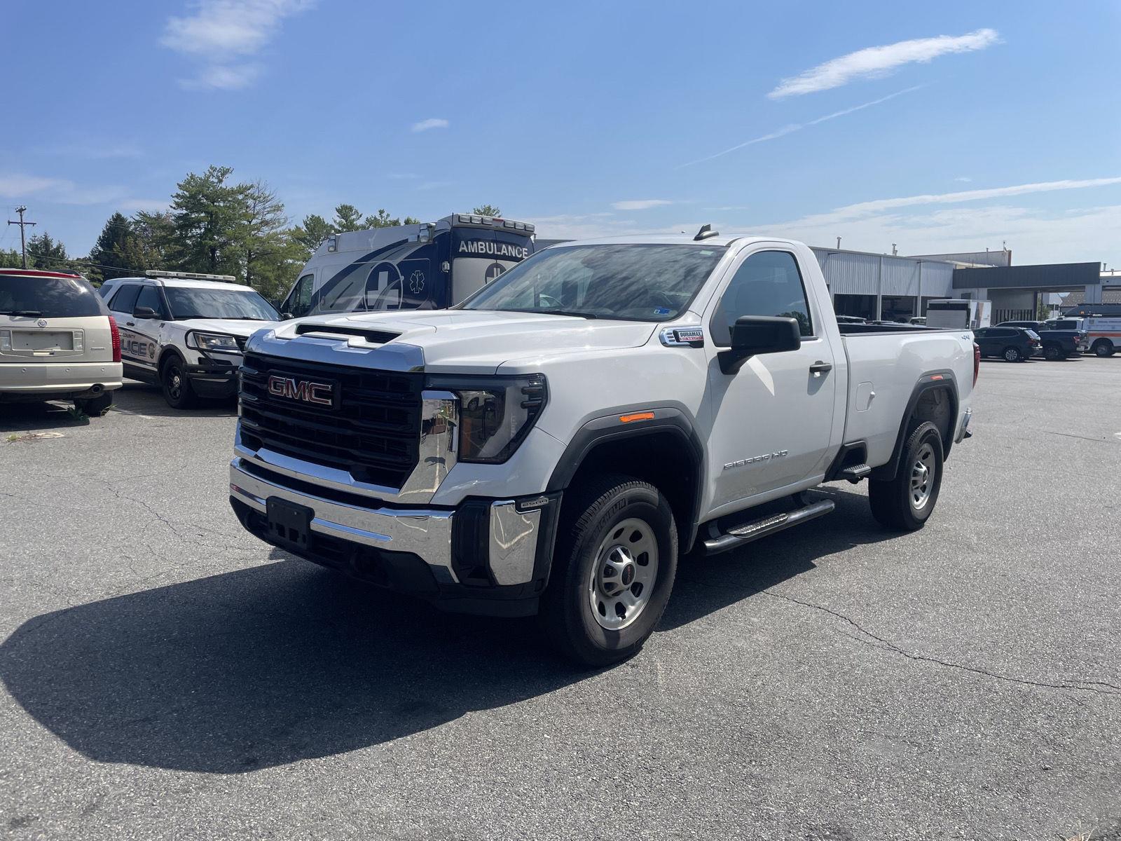 2024 GMC Sierra 2500HD Pro Regular Cab LB 4WD