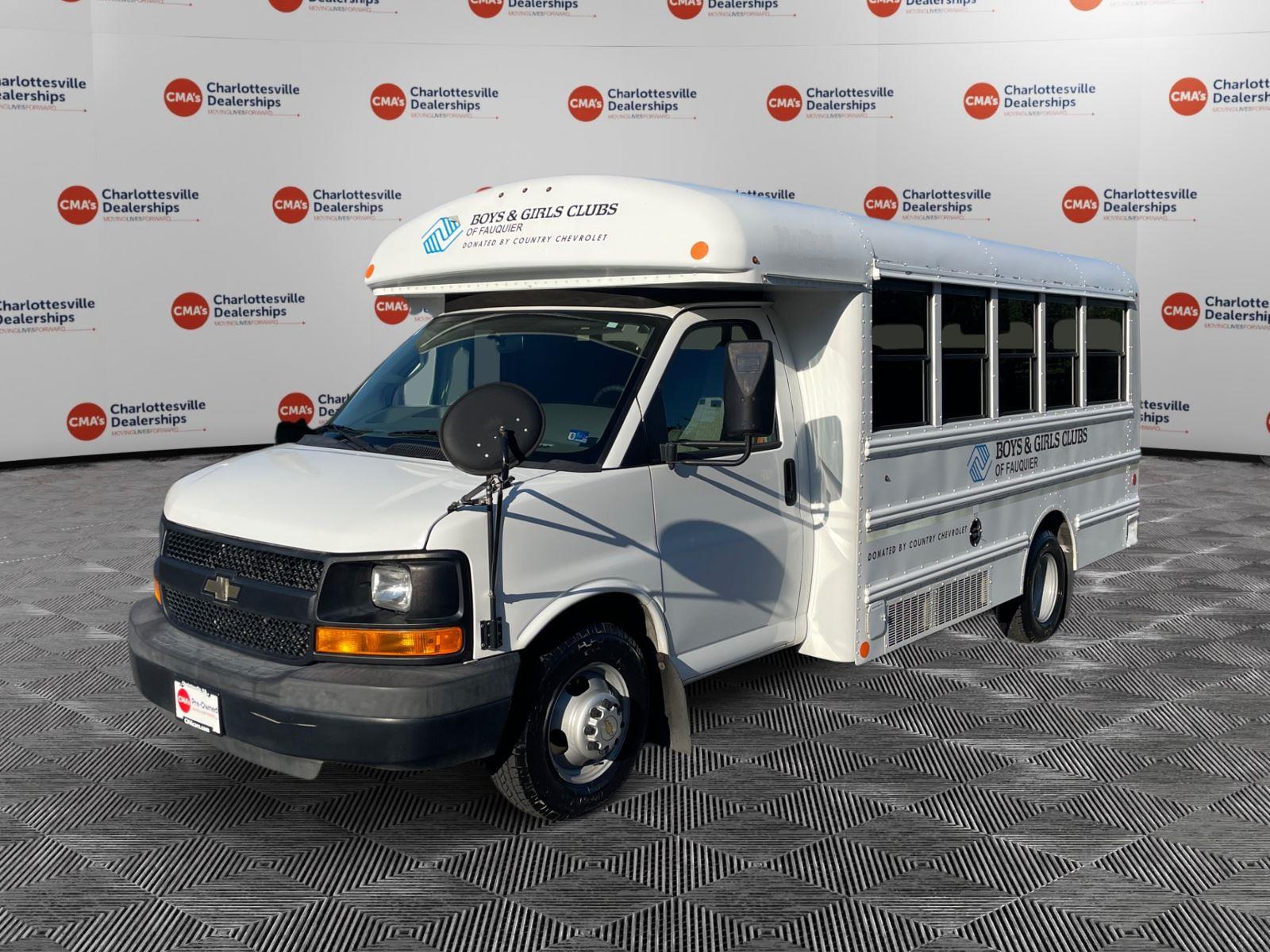 Summit White 2016 Chevrolet Express Chassis Van Rear-Wheel Drive 6-Speed Automatic