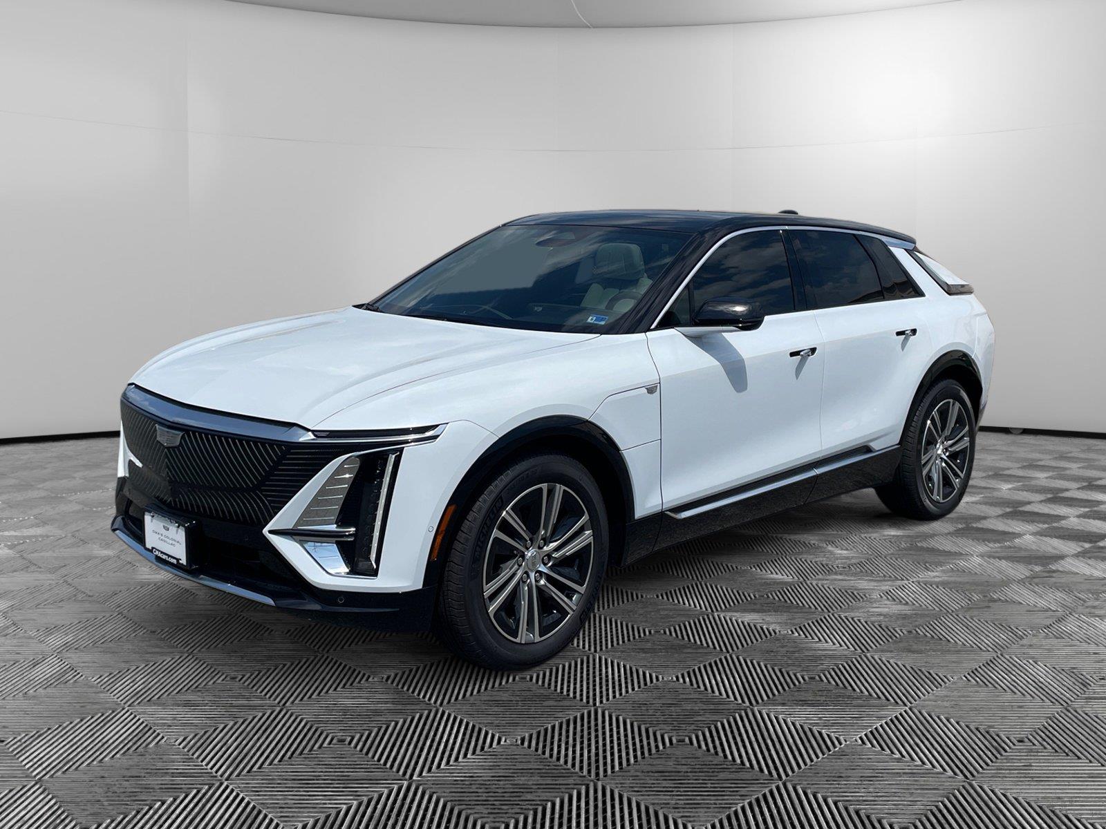 Vibrant White Tricoat 2026 Cadillac LYRIQ SUV / Crossover All-Wheel Drive Automatic