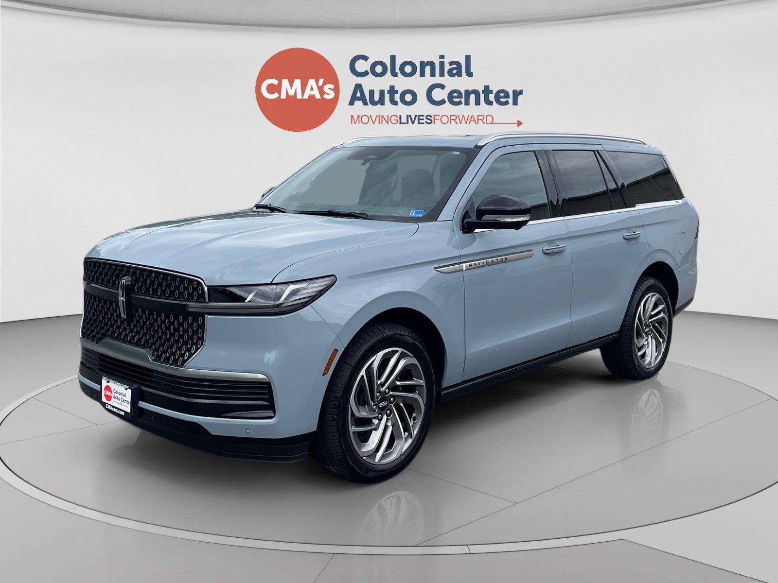 Gray Mist Metallic Tri-Coat 2027 Lincoln Navigator SUV / Crossover Four-Wheel Drive Automatic
