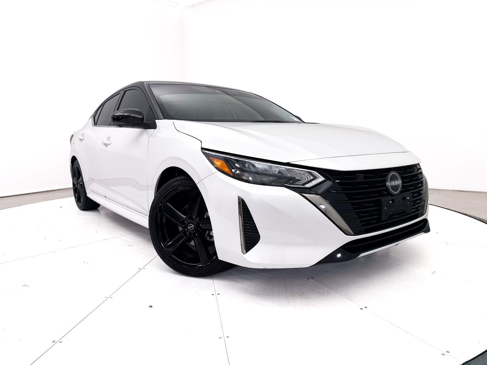 Aspen White/Super Black 2024 Nissan Sentra Sedan Front-Wheel Drive Continuously Variable Transmission
