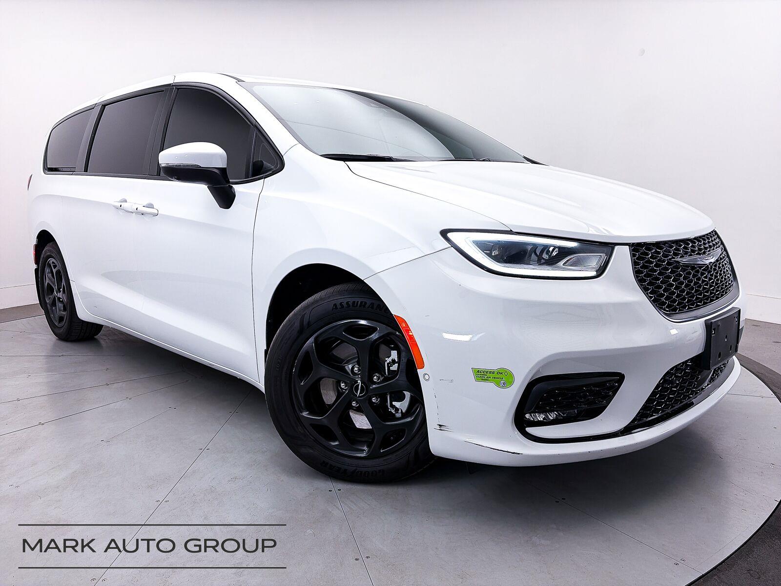 2023 Chrysler Pacifica Hybrid Touring L FWD