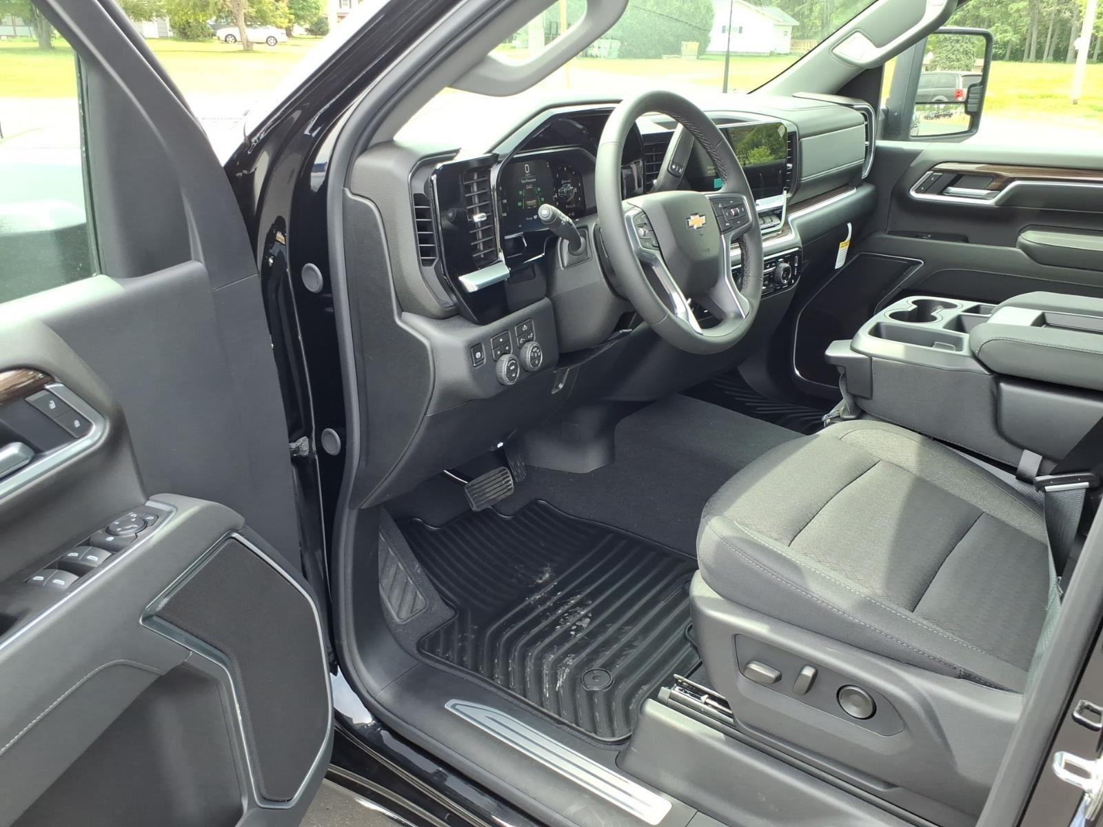 2026 Chevrolet Silverado 2500HD LT:02642