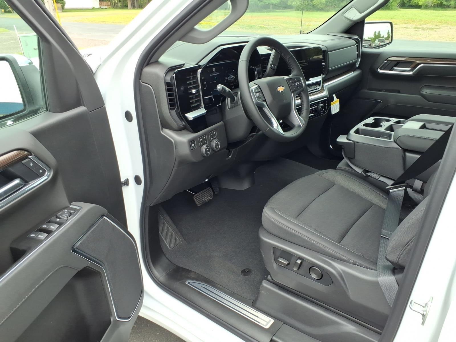 2026 Chevrolet Silverado 1500 LT:02640