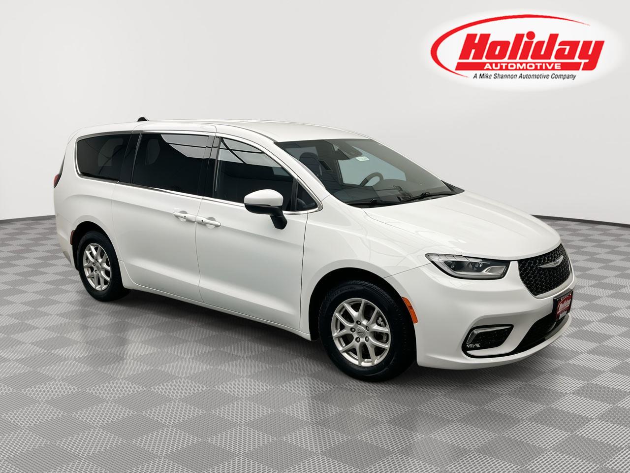 Bright White Clearcoat 2023 Chrysler Pacifica Minivan Front-Wheel Drive 9-Speed Automatic