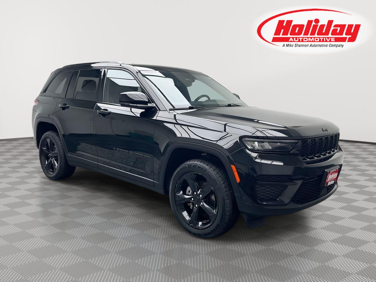 Diamond Black Crystal Pearlcoat 2022 Jeep Grand Cherokee SUV / Crossover Four-Wheel Drive 8-Speed Automatic