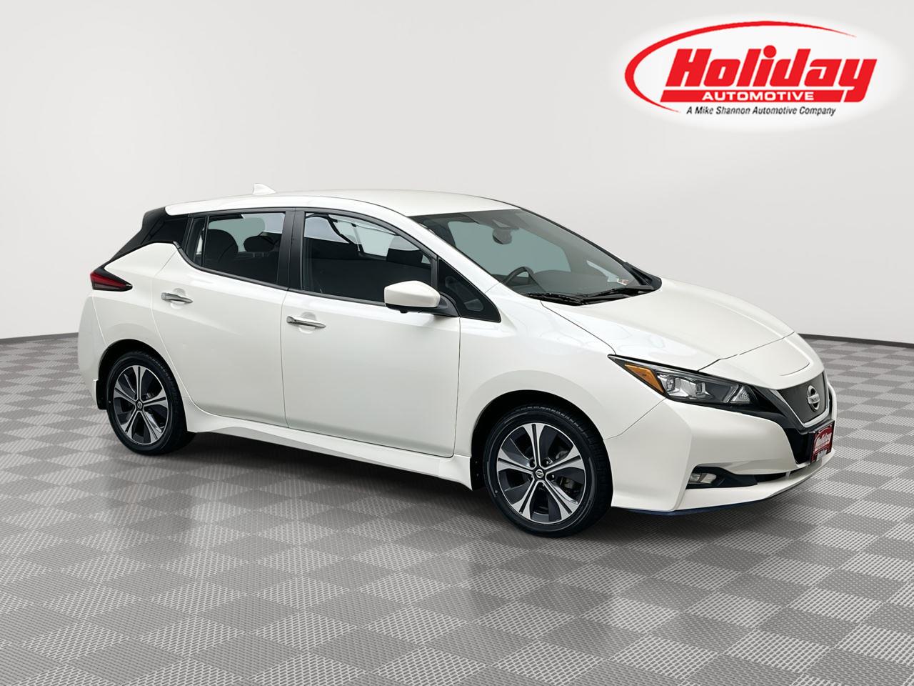 Pearl White 2022 Nissan LEAF Hatchback Front-Wheel Drive Automatic