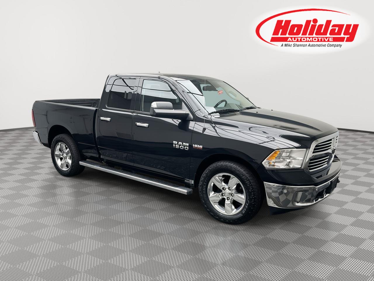 Brilliant Black Crystal Pearlcoat 2016 RAM 1500 Pickup Truck Four-Wheel Drive 8-Speed Automatic